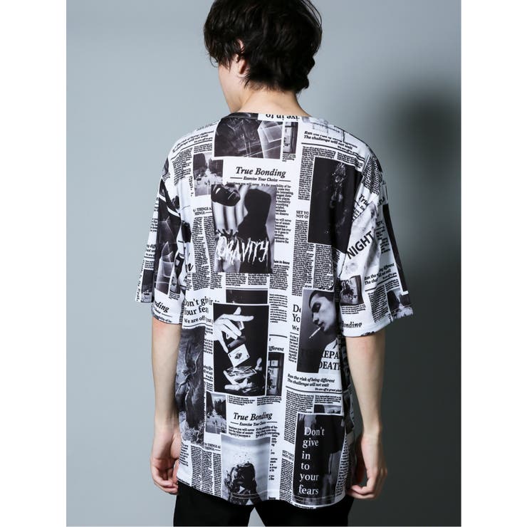 ニュースペーパー柄 クルーネック半袖Tシャツ[品番：TKQJ0008527