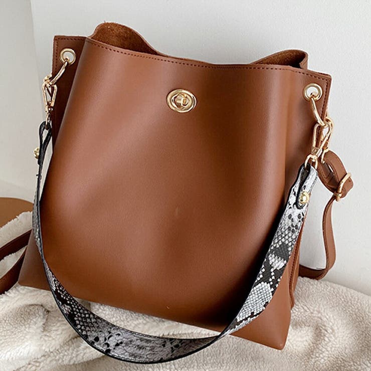 パイソンベルトスクエア2wayバッグ Puレザーショルダーバッグ 品番 Msdl Maison De Latir メゾンドラティール のレディースファッション通販 Shoplist ショップリスト