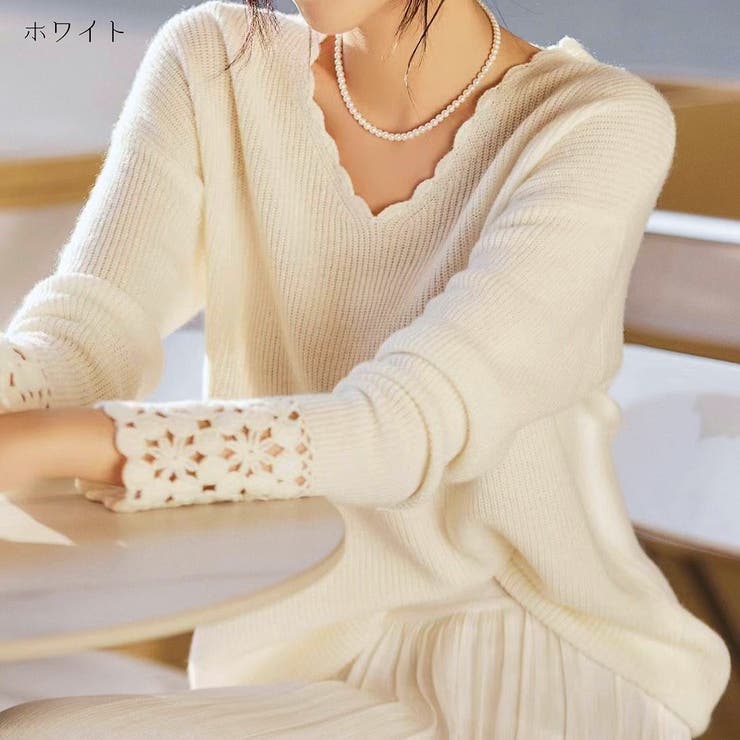 袖口の花柄レースがコーデのアクセントになるVネックニット ニットプルオーバー リ… | maison de LATIR | 詳細画像25 