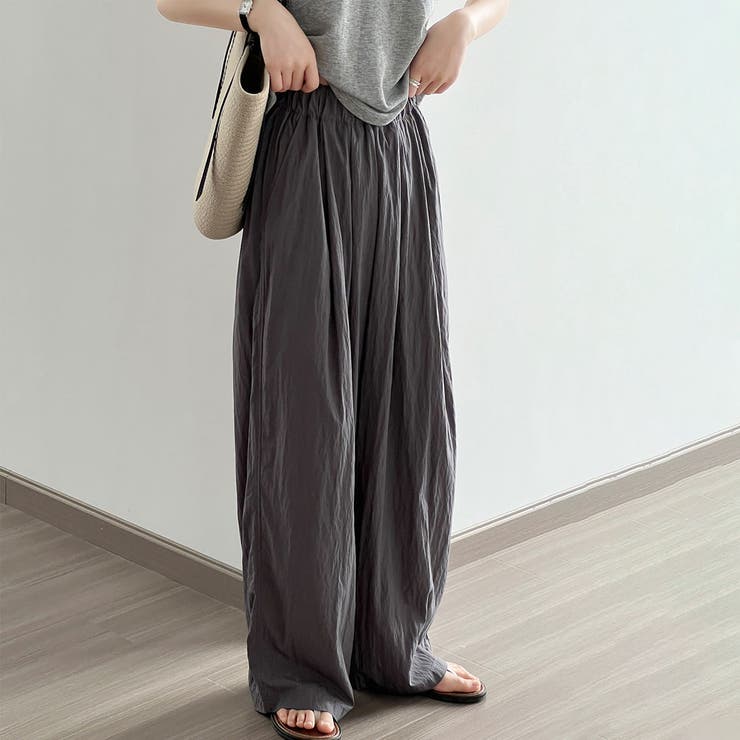 ダークグレー | ゆったりシルエットでこなれ感たっぷりのドレープワイドパンツ 秋 涼しい | maison de LATIR
