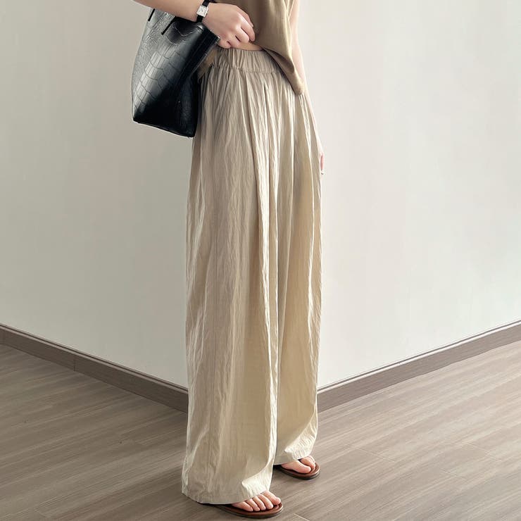 エクリュ | ゆったりシルエットでこなれ感たっぷりのドレープワイドパンツ 秋 涼しい | maison de LATIR