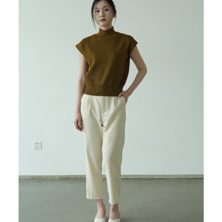 シンプルなデザインが上品なフレンチスリーブハイネックニットトップス モックネック | maison de LATIR | 詳細画像18 