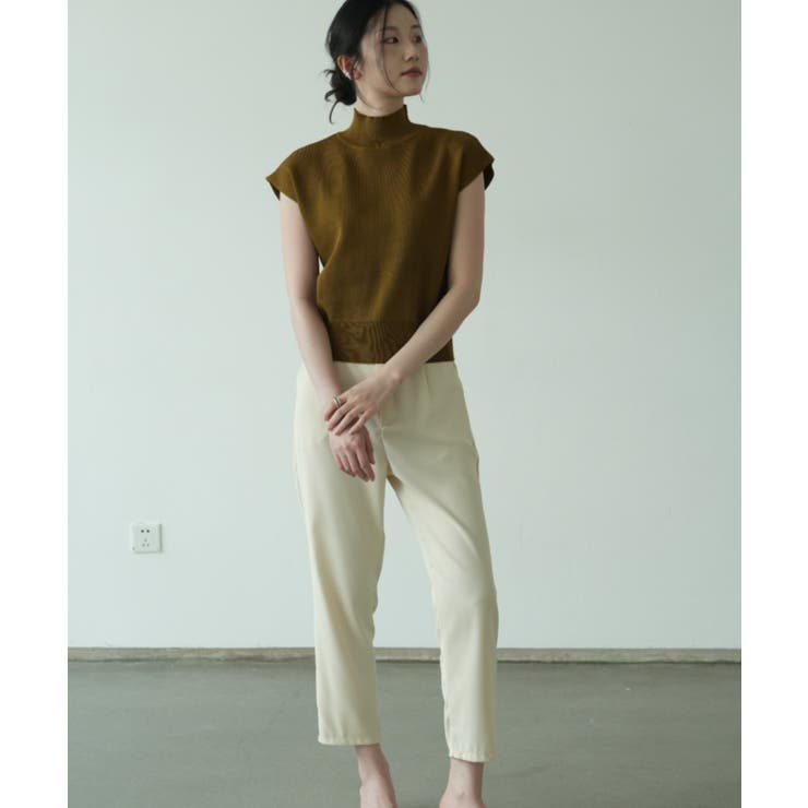 シンプルなデザインが上品なフレンチスリーブハイネックニットトップス モックネック | maison de LATIR | 詳細画像29 