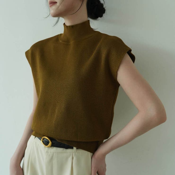マスタード | シンプルなデザインが上品なフレンチスリーブハイネックニットトップス モックネック | maison de LATIR