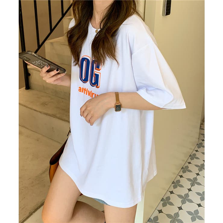 立体英字ロゴがポイントのTシャツフロントプリント英字プリント半袖ゆったりオーバーサイズビッグシルエットカジュアル夏夏かわいいアクティブスポーティー