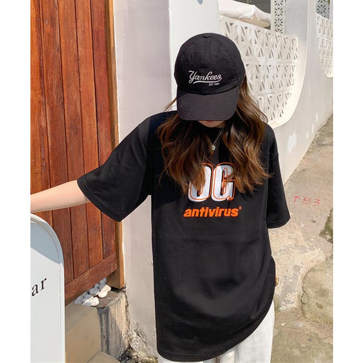 立体英字ロゴがポイントのTシャツフロントプリント英字プリント半袖ゆったりオーバーサイズビッグシルエットカジュアル夏夏かわいいアクティブスポーティー