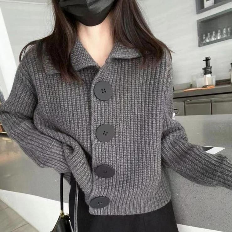 グレー