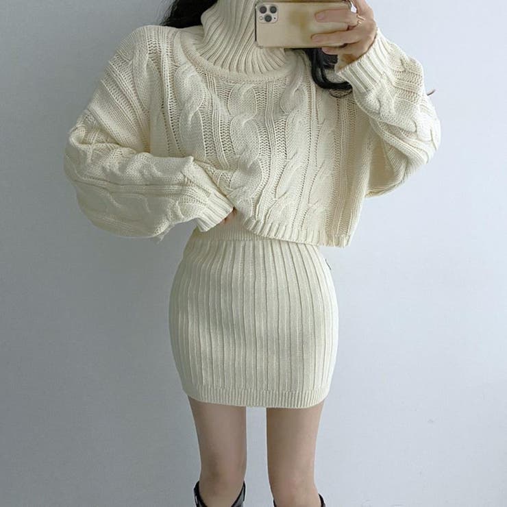 ホワイト | レディなシルエットを楽しむケーブルニット&リブ編みスカートセットアップ ニットプ… | maison de LATIR