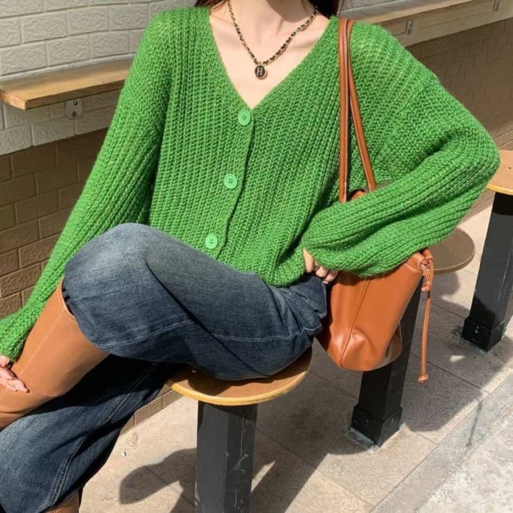 ビビットグリーン | 羽織るだけで、こなれ感Vネックニットカーディガン 春服 立体感 | maison de LATIR