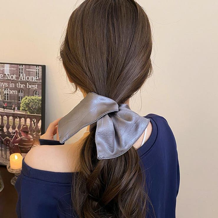 後ろ姿を華やかにするシュシュ 上品 ツヤ感 | maison de LATIR | 詳細画像3 