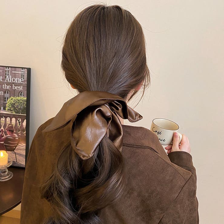 後ろ姿を華やかにするシュシュ 上品 ツヤ感 | maison de LATIR | 詳細画像7 