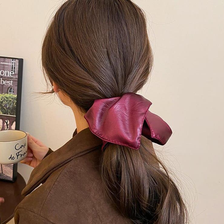 後ろ姿を華やかにするシュシュ 上品 ツヤ感 | maison de LATIR | 詳細画像12 