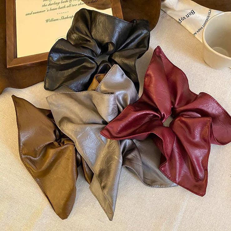 後ろ姿を華やかにするシュシュ 上品 ツヤ感 | maison de LATIR | 詳細画像15 