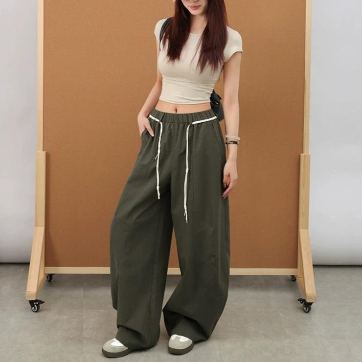 今っぽい着こなしが叶うカーブワイドパンツ レディース ルーズシルエット | maison de LATIR | 詳細画像9 