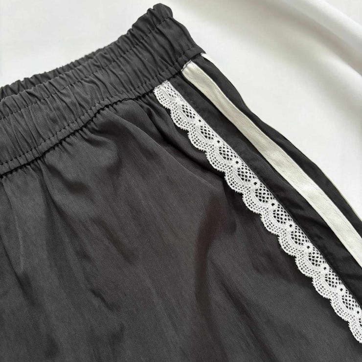 ラクなのにおしゃれ見えする夏服ナイロンワイドパンツ。サイドラインレースワイドパン… | maison de LATIR | 詳細画像14 