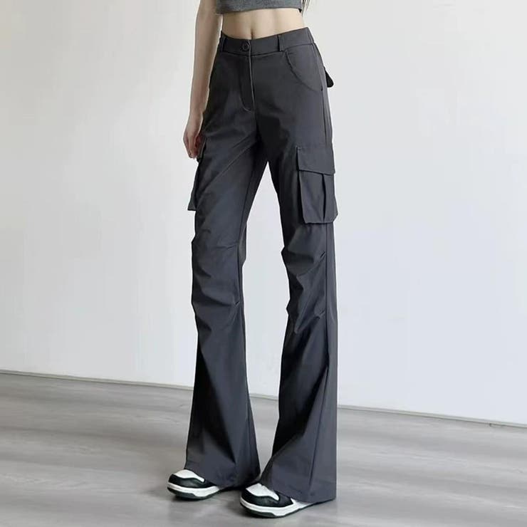 グレー | カーゴディテールでシンプルコーデを格上げ、夏服フレアワイドパンツ 。カーゴパンツ… | maison de LATIR
