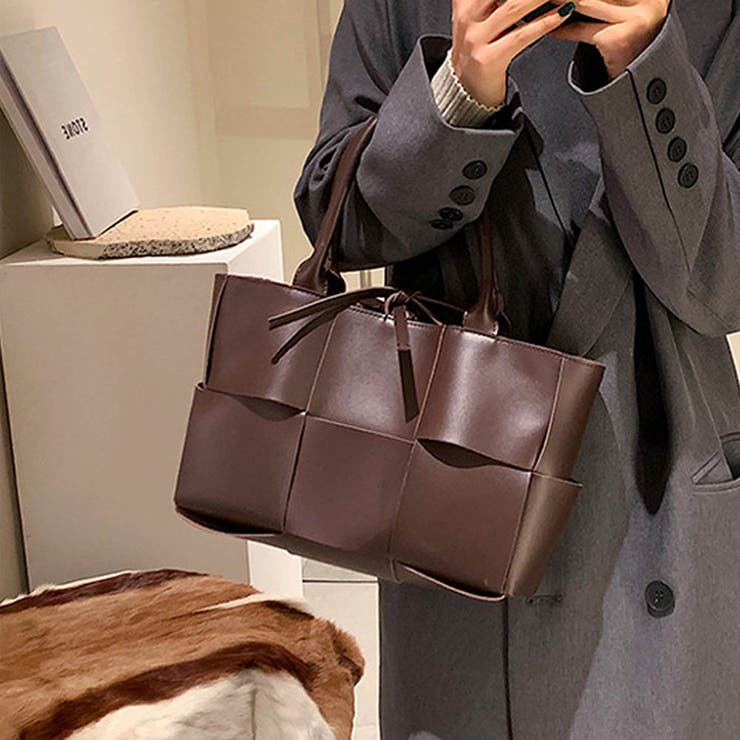 コーデに大人っぽさをプラスしてくれるbag 2way フェイクレザー 品番 Msdl Maison De Latir メゾンドラティール のレディースファッション通販 Shoplist ショップリスト