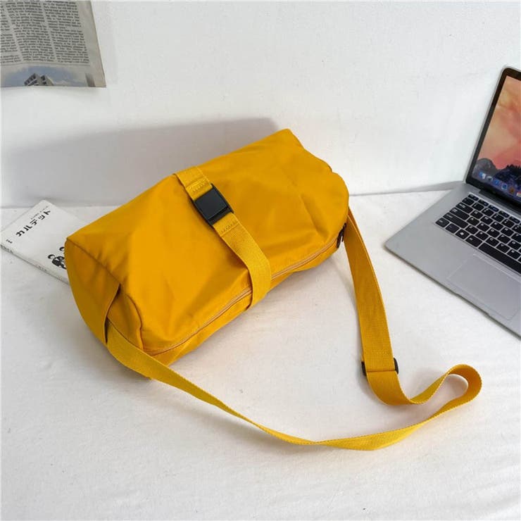 カジュアルで使いやすいメッセンジャーバッグ カジュアル 大きめ[品番