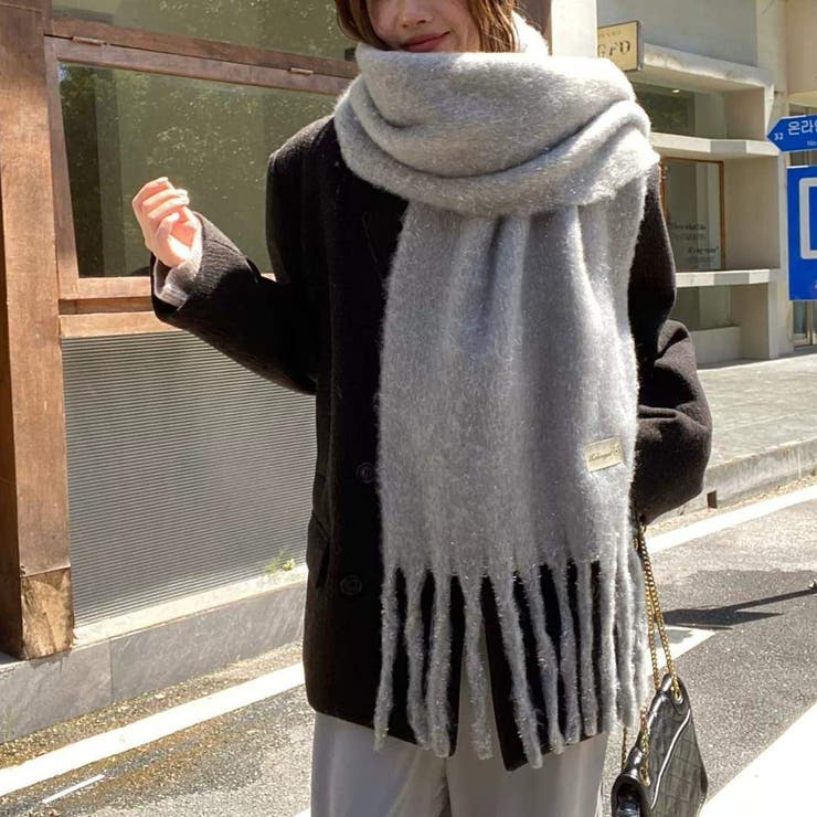 ライトグレー | 首元を華やかに彩る、きらめき素材のボリュームマフラー レディース 大判マフラー | maison de LATIR
