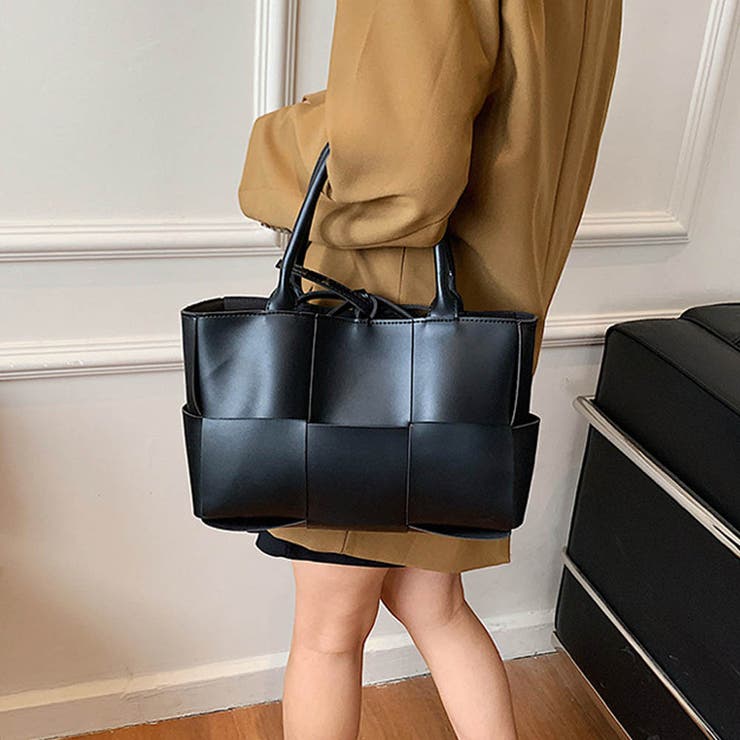 ブラック | コーデに大人っぽさをプラスしてくれるBAG フェイクレザー トートバッグ | maison de LATIR