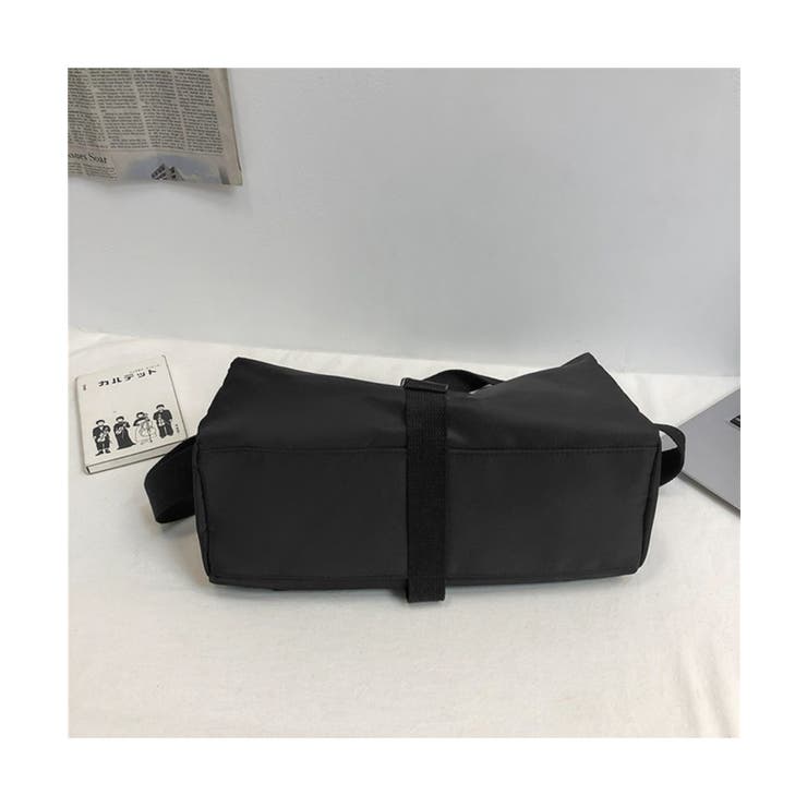 カジュアルで使いやすいメッセンジャーバッグ カジュアル 大きめ | maison de LATIR | 詳細画像9 