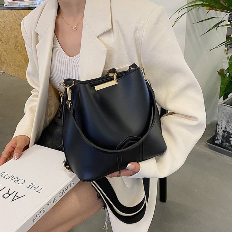 ファスナー付きポケットもあり収納力抜群のショルダーバッグ | maison de LATIR | 詳細画像4 