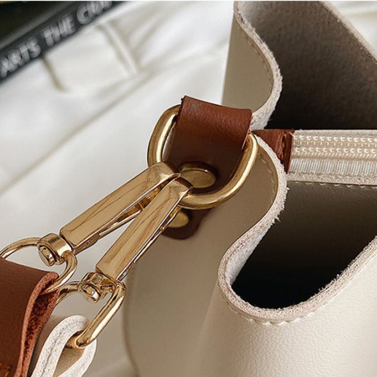 ファスナー付きポケットもあり収納力抜群のショルダーバッグ | maison de LATIR | 詳細画像17 