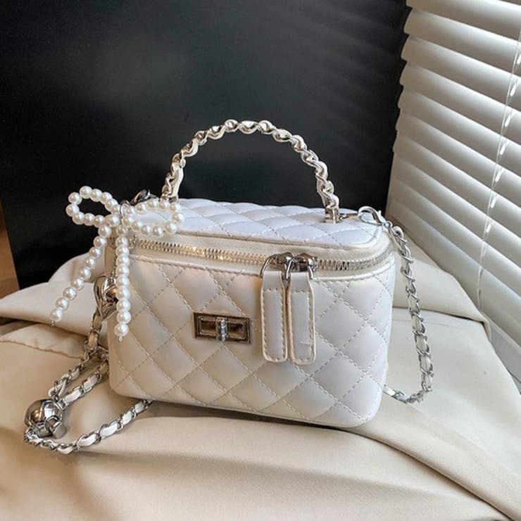 トレンドのチャーム付きキルティングスクエアショルダーバッグ クリスマス レディース | maison de LATIR | 詳細画像9 