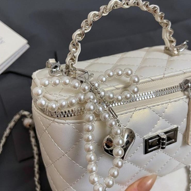 トレンドのチャーム付きキルティングスクエアショルダーバッグ クリスマス レディース | maison de LATIR | 詳細画像11 