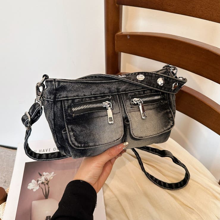 ブラック | 色落ちデニムがこなれた印象を添える、ポケット付きバッグ ショルダーバッグ レディ… | maison de LATIR
