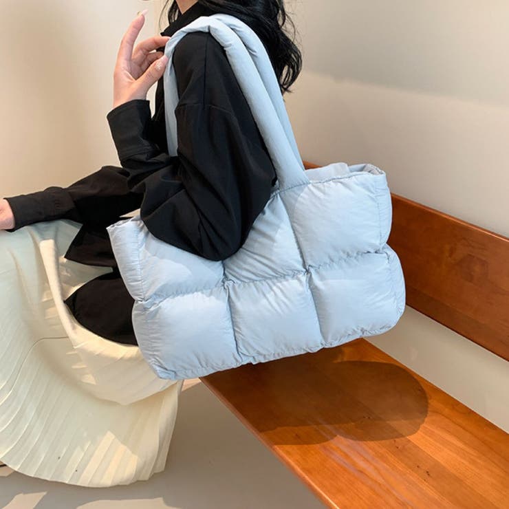 ライトブルー | 軽くてたっぷり入る、大容量キルティングバッグ トートバッグ レディース | maison de LATIR