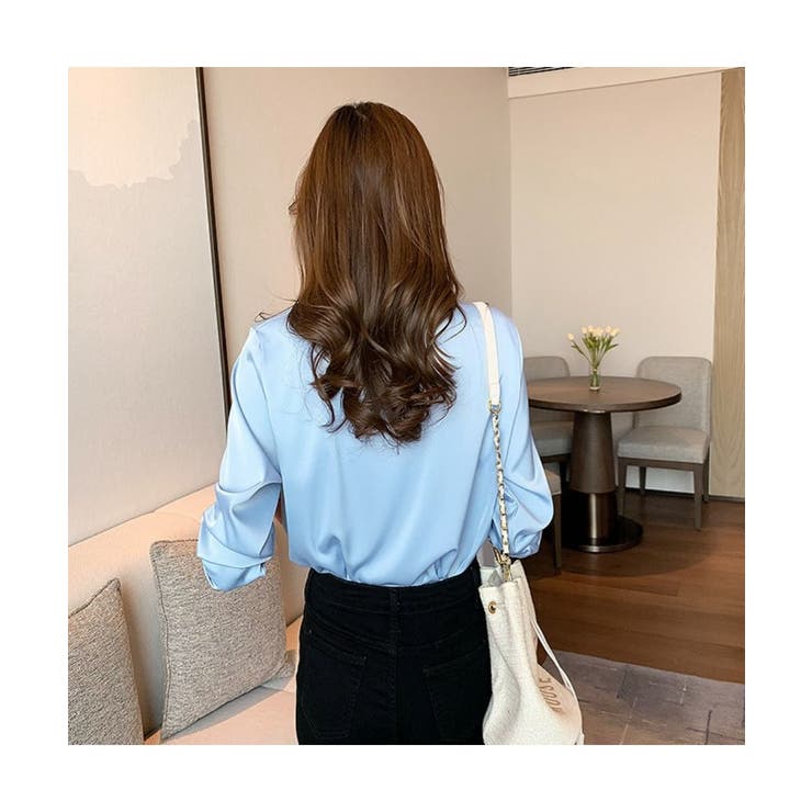 幅広い着こなしが楽しめるシンプルボタンデザインシャツ 秋 無地 | maison de LATIR | 詳細画像11 