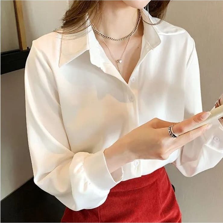 幅広い着こなしが楽しめるシンプルボタンデザインシャツ 秋 無地 | maison de LATIR | 詳細画像1 