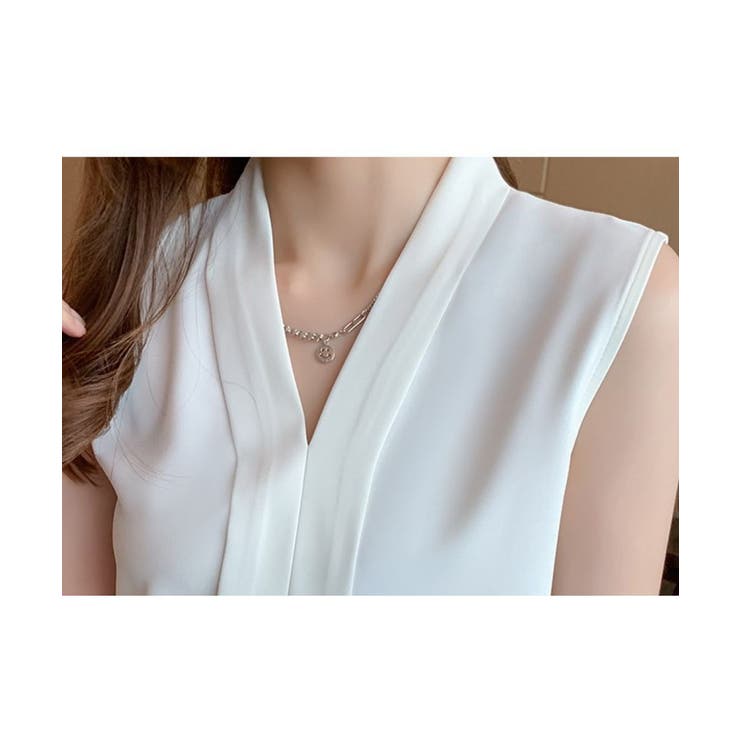 エレガントなコーデに仕上がるノースリーブシフォンブラウス Vネック 秋 | maison de LATIR | 詳細画像23 