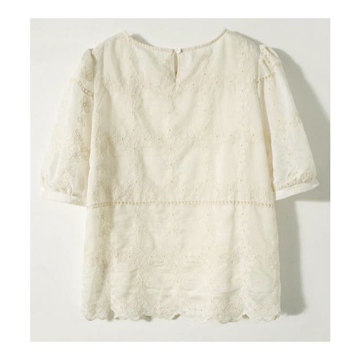 程よい透け感が上品なスカラップ刺繍花柄ブラウス シフォンシャツ 春 | maison de LATIR | 詳細画像5 