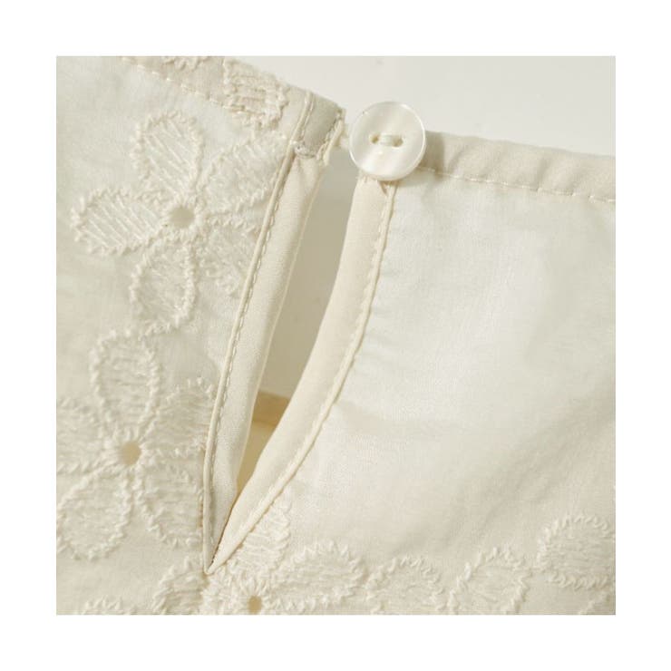 程よい透け感が上品なスカラップ刺繍花柄ブラウス シフォンシャツ 春 | maison de LATIR | 詳細画像7 