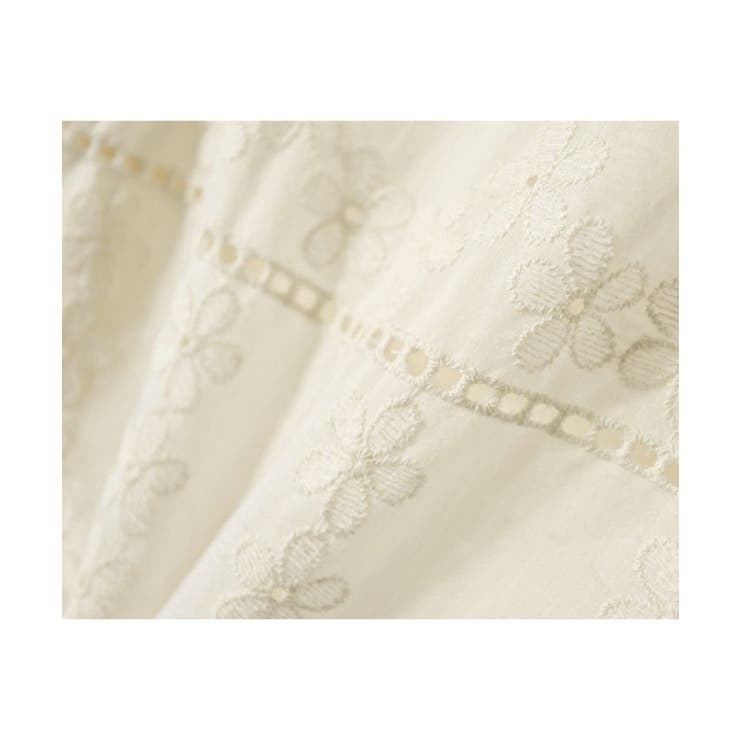 程よい透け感が上品なスカラップ刺繍花柄ブラウス シフォンシャツ 春 | maison de LATIR | 詳細画像9 