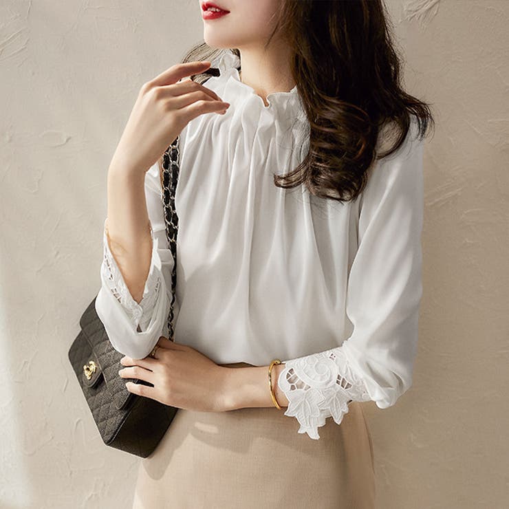 ホワイト | 今っぽい抜け感きれいめスカラップブラウス セレモニー フリル | maison de LATIR