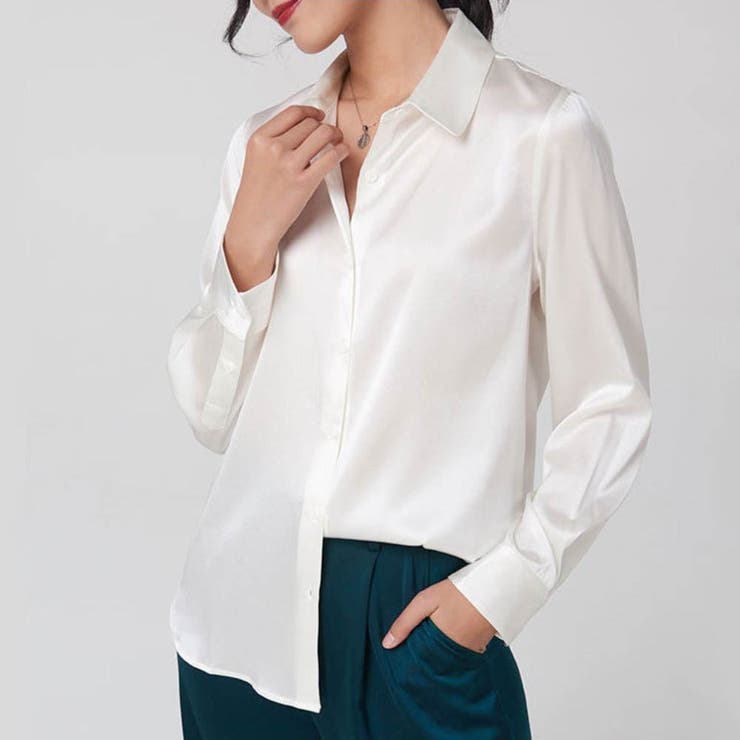 ホワイト | サテン素材でかっこよく着られる大人シャツ サテン オンオフ問わず使える | maison de LATIR