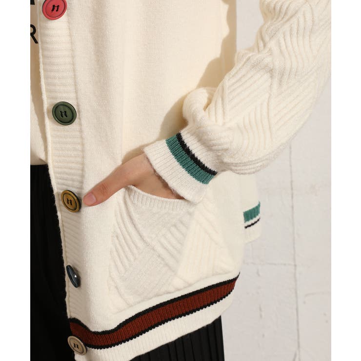 アシンメトリーの配色がおしゃれ!ふんわり軽くて暖かいカーディガン