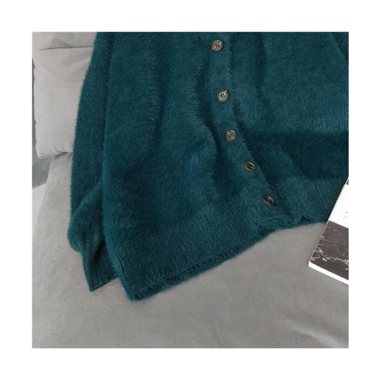 暖かくて女性らしい印象のシャギーニットVネックカーディガン 羽織り 防寒 | maison de LATIR | 詳細画像10 