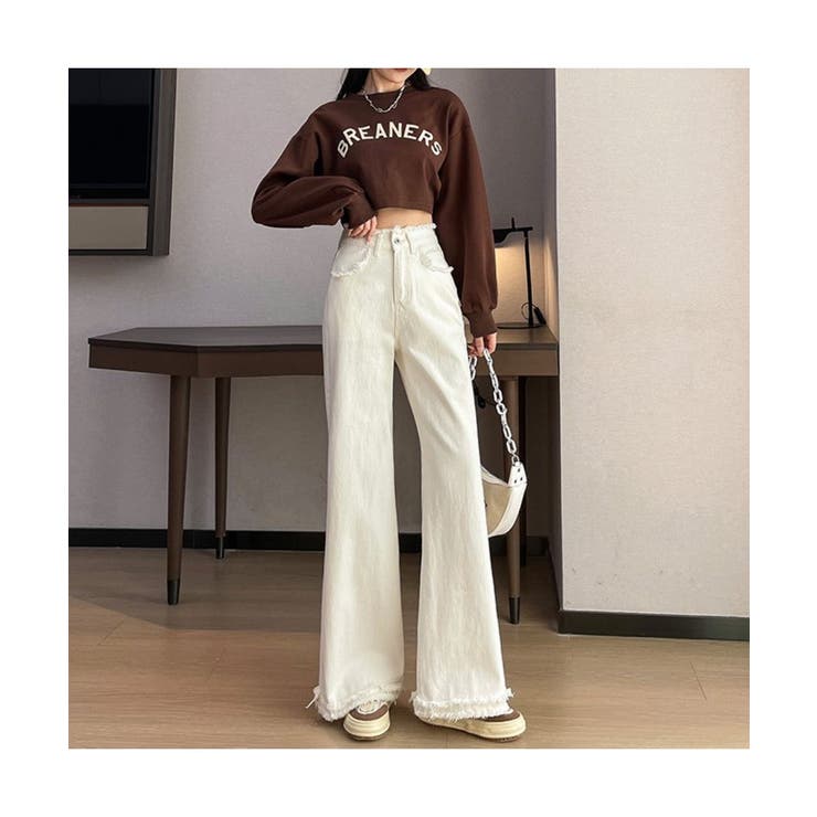 大人のこなれ感を演出する裾フリンジワイドデニムパンツ 切りっぱなし