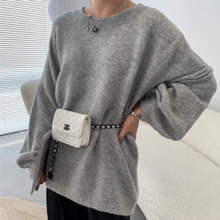 グレー
