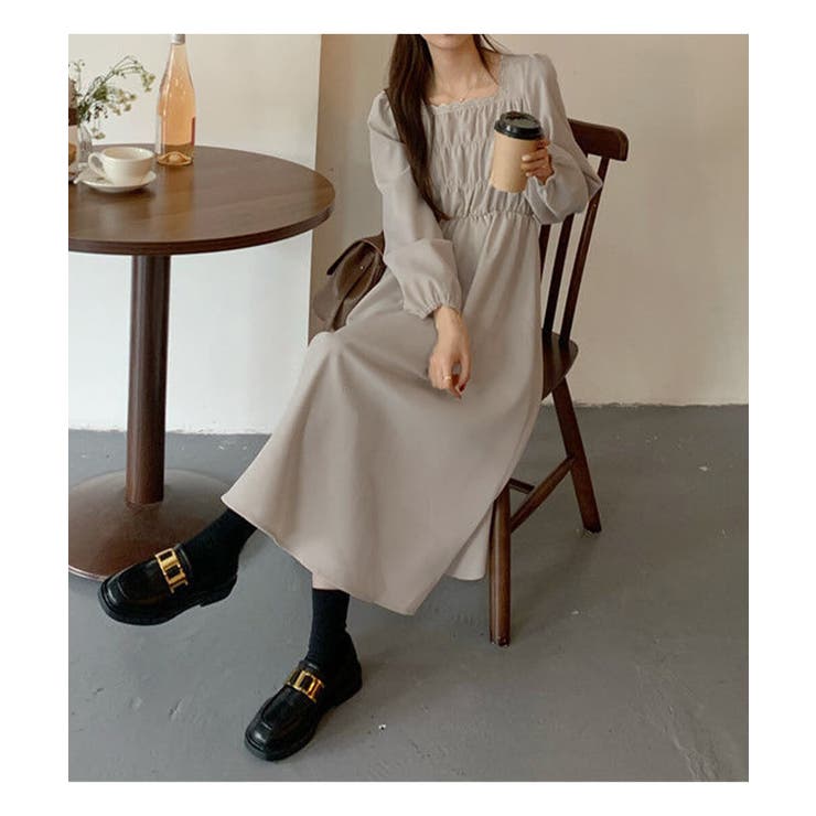 レトロな雰囲気が可愛いスクエアネックロングワンピース スクエア