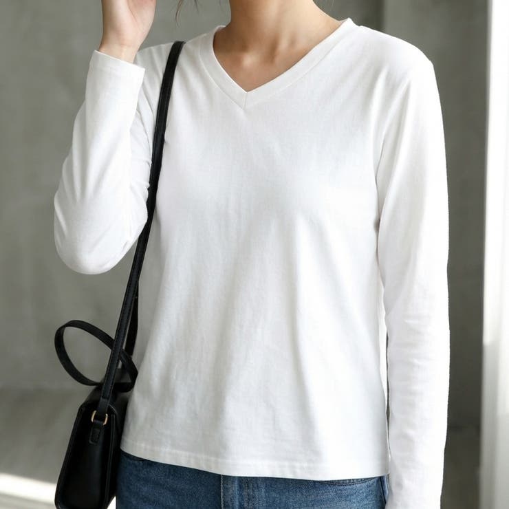 ホワイト | すっきりVネックで着回しやすい、ベーシック長袖Tシャツ レディース 長袖 | maison de LATIR