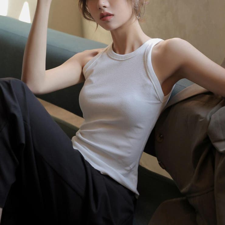 ホワイト | 胸元を気にしない浅いクルーネックリブタンクトップ デイリーユース インナー | maison de LATIR