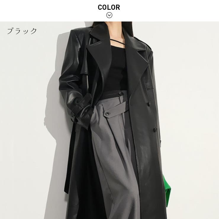 しなやかさとツヤ感が女性らしいフェイクレザートレンチコート