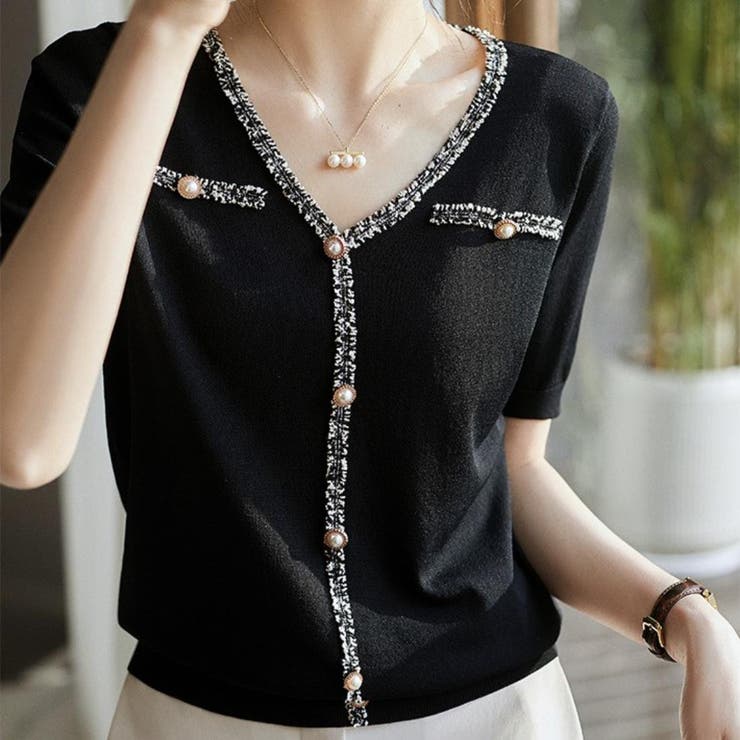 リッチな雰囲気を演出するパールボタン付きパイピングVネックニット プルオーバー … | maison de LATIR | 詳細画像3 