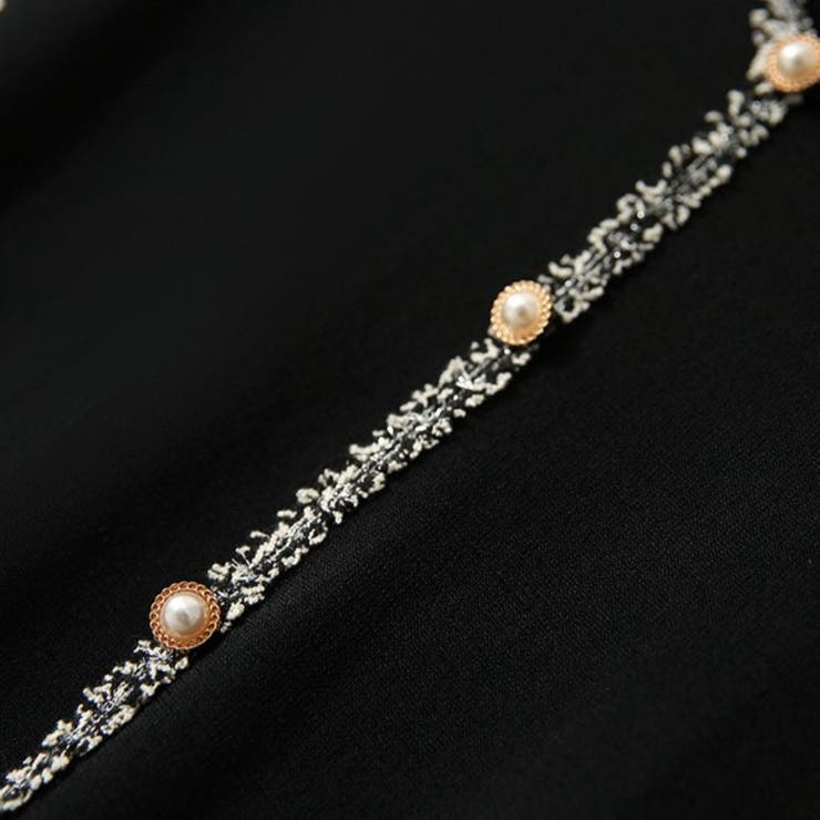 リッチな雰囲気を演出するパールボタン付きパイピングVネックニット プルオーバー … | maison de LATIR | 詳細画像9 