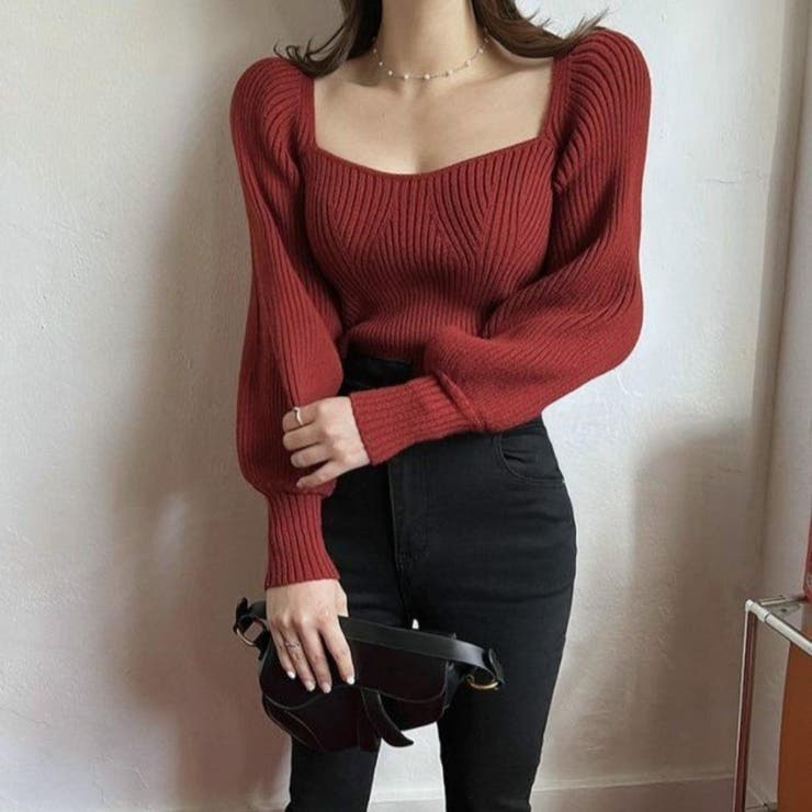 レッド | デコルテや顔まわりを美しく魅せてくれるクロップド丈プルオーバー トップス パフス… | maison de LATIR